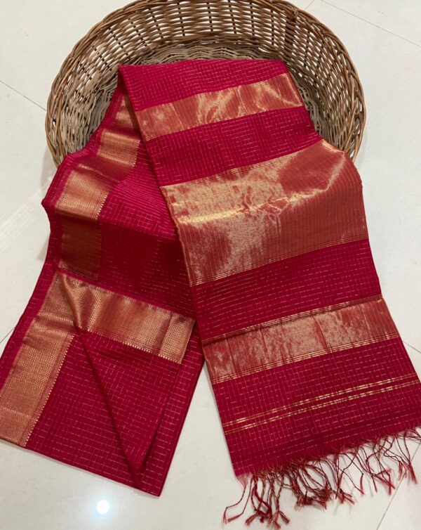 HANDLOOM,CHECKERED PATTERN ,MAHESHWARI SAREES.