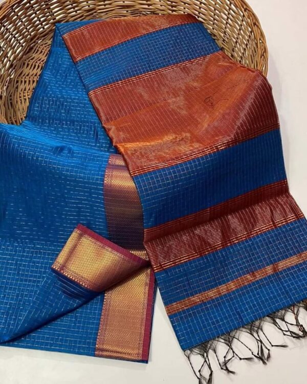 HANDLOOM,CHECKERED PATTERN ,MAHESHWARI SAREES. - Image 2