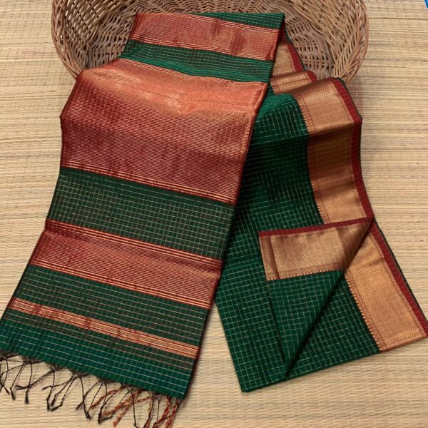HANDLOOM,CHECKERED PATTERN ,MAHESHWARI SAREES. - Image 3