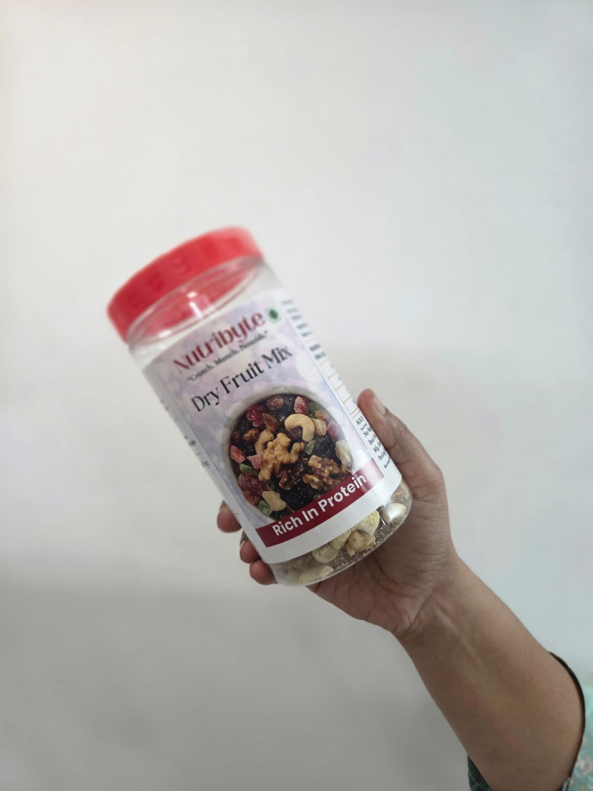 Nutribyte Premium Dry Fruit Mix | An Eclectic Mix of 9 Healthy Superfoods Nuts- Cashews, Almonds | Dry Fruits - Cranberries, Raisins | Seeds - Pumpkin, Sunflower | Reusable Jar (400g) - Image 3